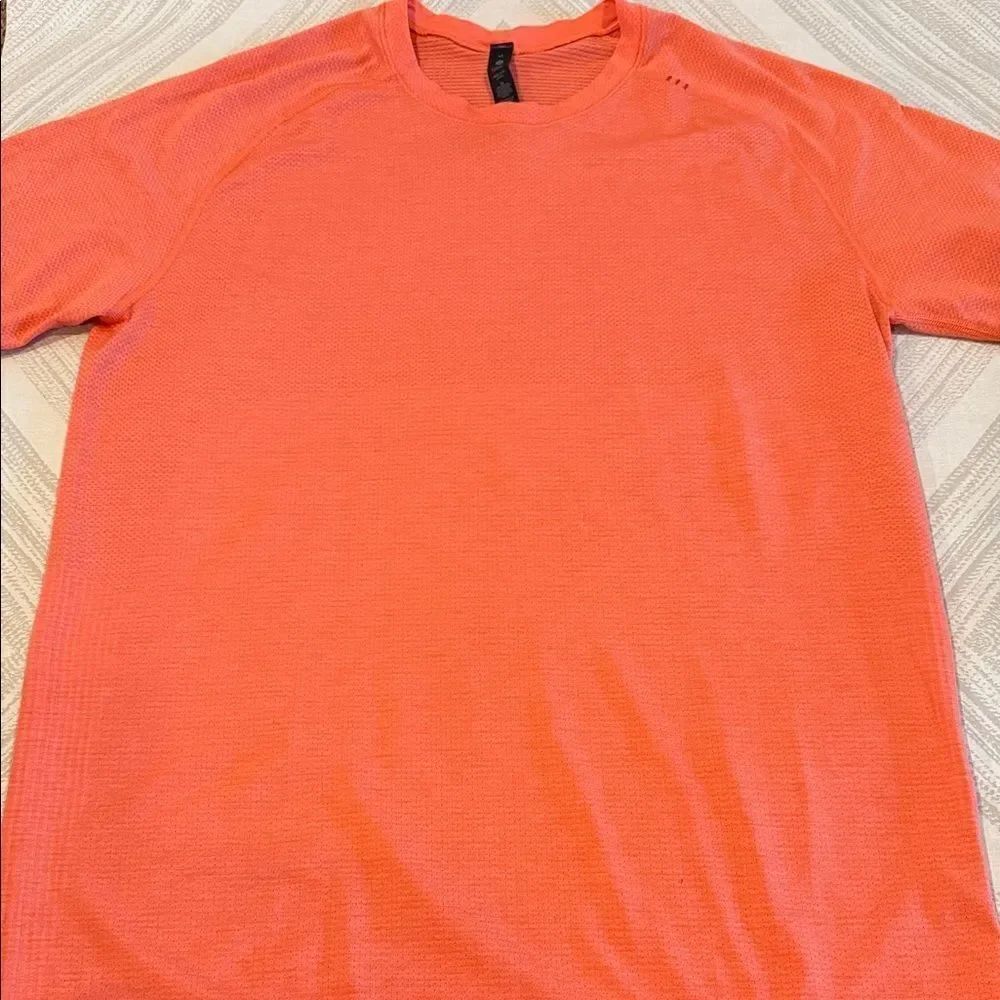 Lululemon Metal Vent Tech Short Sleeve Shirt – Coral/Orange – Size M